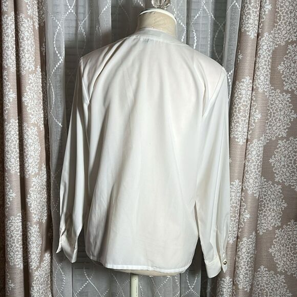 Laura and Jane pleat front blouse with gold button detail size 6 - Picture 4 of 6